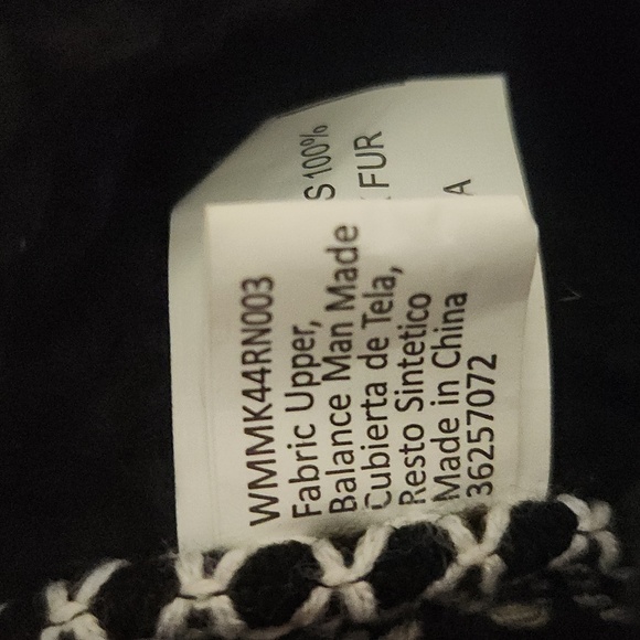 MUK LUKS Size 9-10 BLACK AND WHITE  KNIT BOOTIE SLIPPERS - Picture 5 of 9